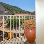2 Bedroom Beautiful In Holiday home *